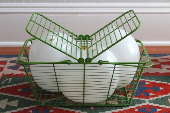 green basket balloons