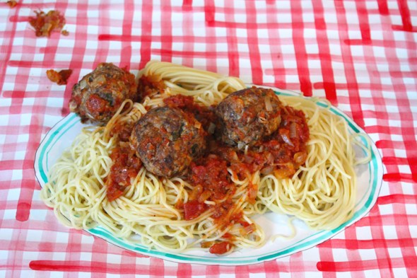 spaghetti & meatballs on a paper plate